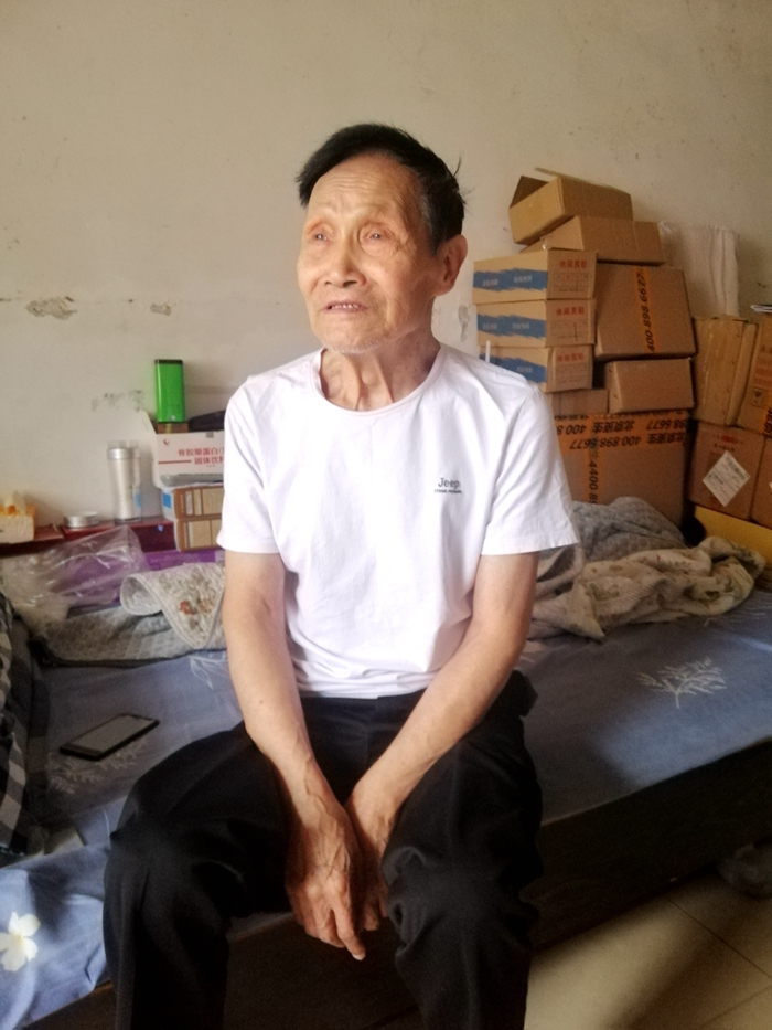 图一：王显山先生.jpg