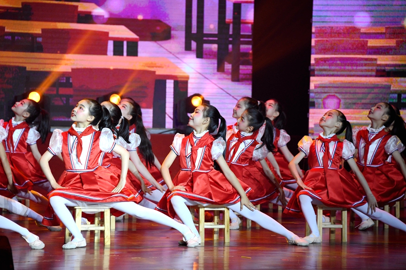 潢川县隆重举行中小学生"庆祝建党100周年"文艺汇演